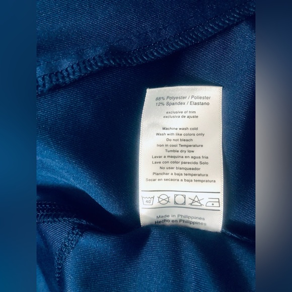 NWOT Athletic-wear “Active Queens” Navy Running Jacket - Picture 14 of 14